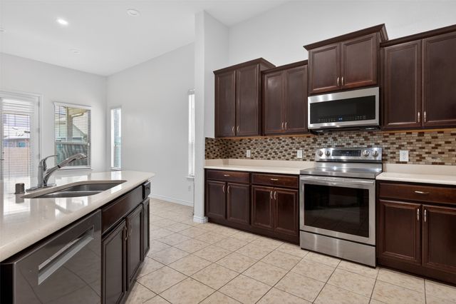 8728 Maple Ridge Trail, Fort Worth, TX 76244