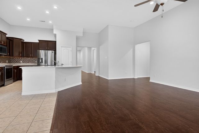 8728 Maple Ridge Trail, Fort Worth, TX 76244