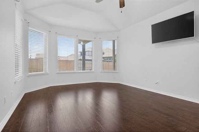 8728 Maple Ridge Trail, Fort Worth, TX 76244