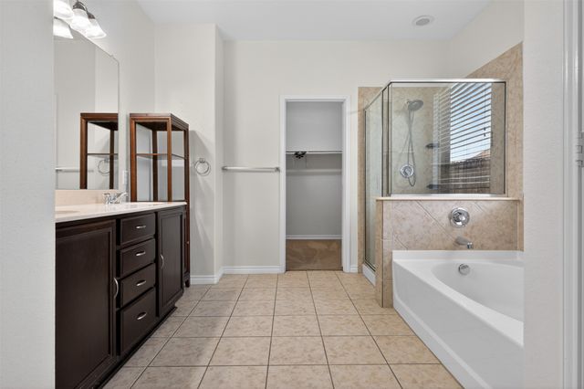 8728 Maple Ridge Trail, Fort Worth, TX 76244