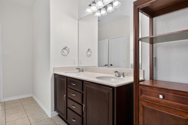 8728 Maple Ridge Trail, Fort Worth, TX 76244