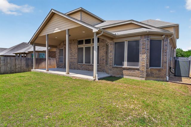 8728 Maple Ridge Trail, Fort Worth, TX 76244