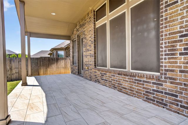 8728 Maple Ridge Trail, Fort Worth, TX 76244