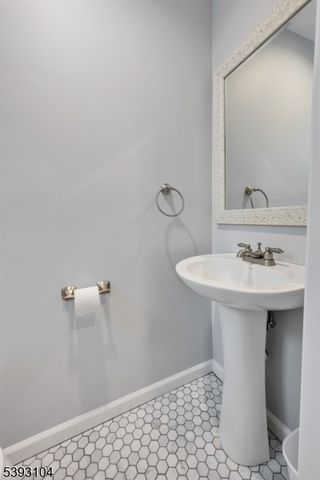 22 Mary Dr, Montville Twp., NJ 07082