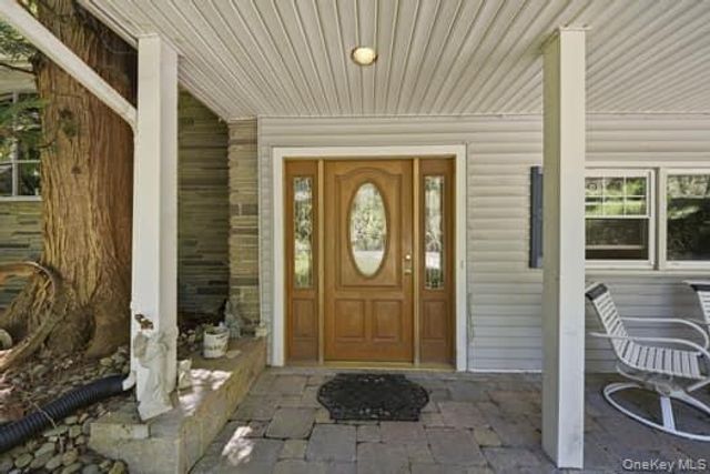 24 Van Dam Road, Hyde Park, NY 12538