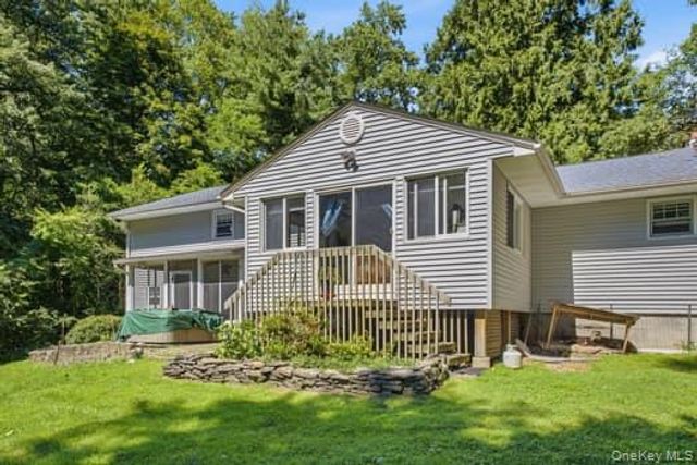 24 Van Dam Road, Hyde Park, NY 12538