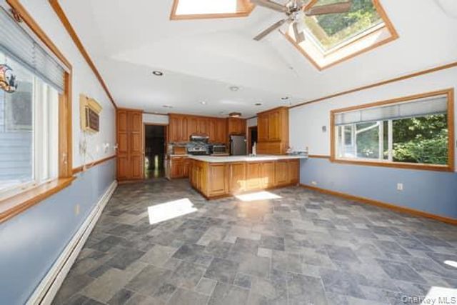 24 Van Dam Road, Hyde Park, NY 12538