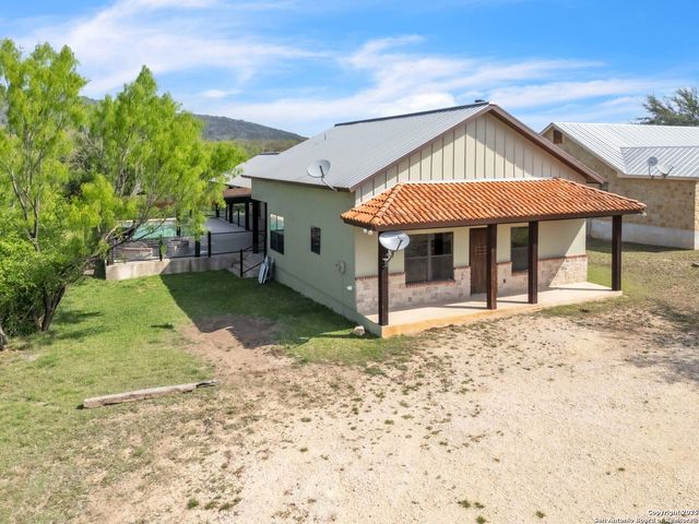 723 Tierra Linda, Concan, TX 78838