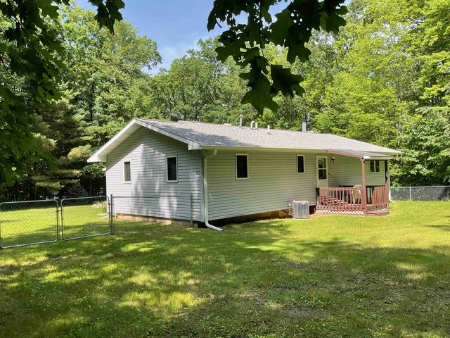 3300 E Arnold Lake Road, Harrison, MI 48625