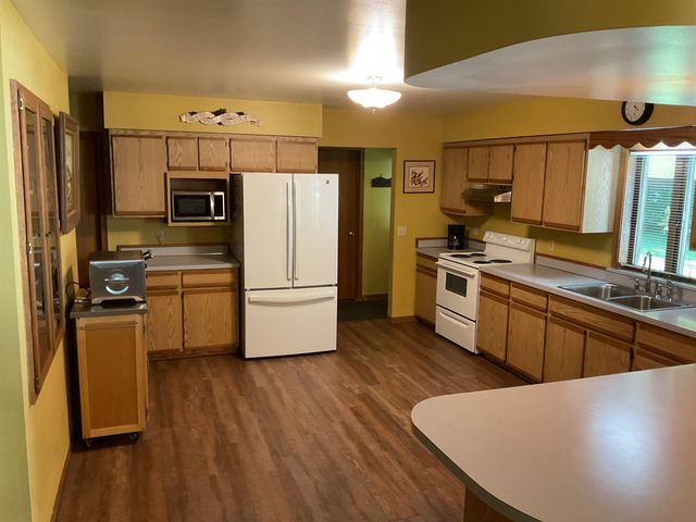 3300 E Arnold Lake Road, Harrison, MI 48625