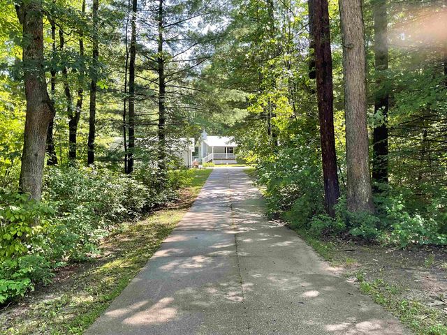 3300 E Arnold Lake Road, Harrison, MI 48625