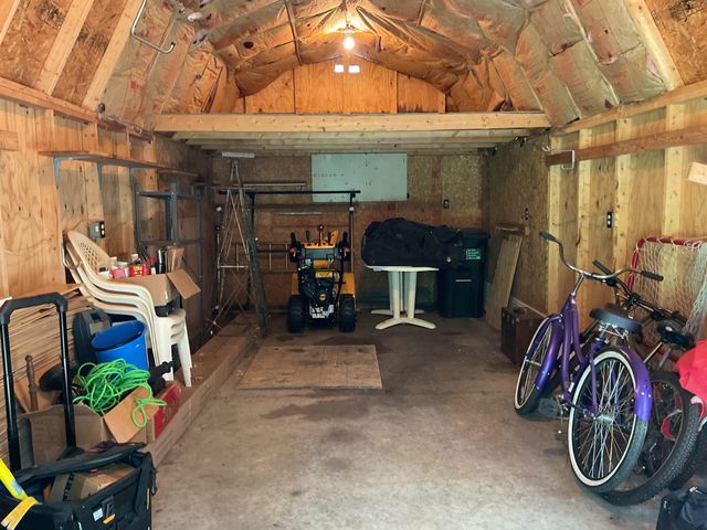 3300 E Arnold Lake Road, Harrison, MI 48625