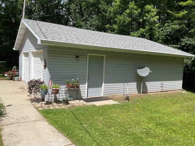 3300 E Arnold Lake Road, Harrison, MI 48625