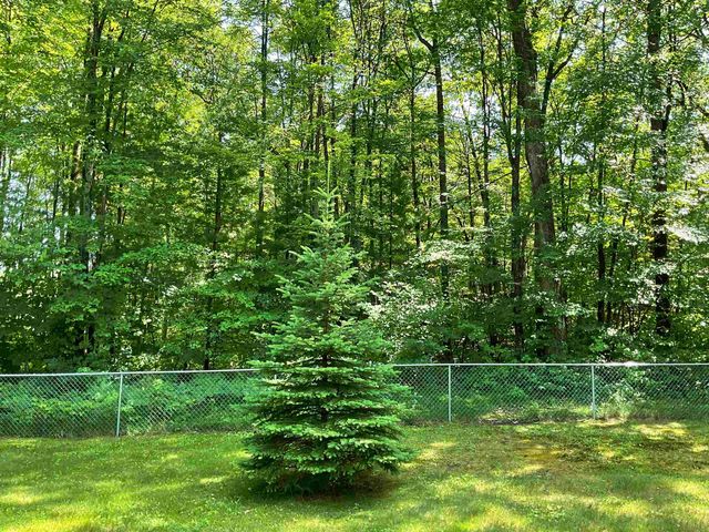 3300 E Arnold Lake Road, Harrison, MI 48625
