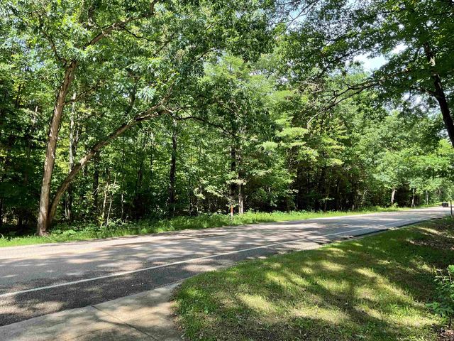 3300 E Arnold Lake Road, Harrison, MI 48625