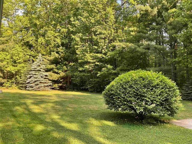 3300 E Arnold Lake Road, Harrison, MI 48625