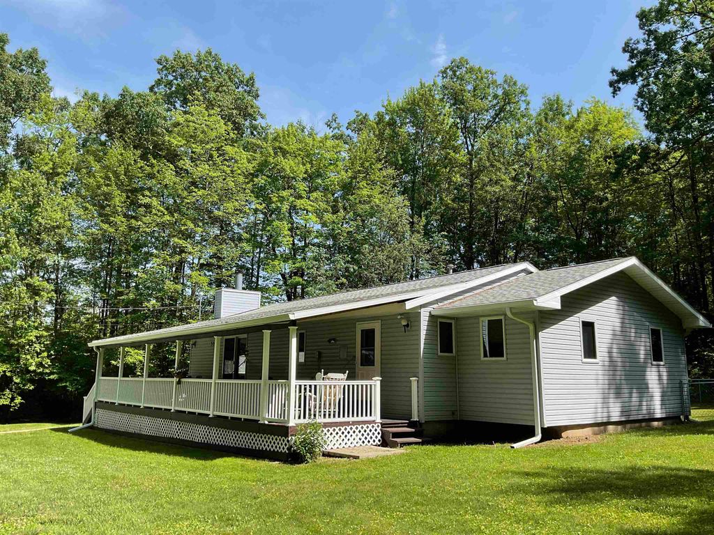 3300 E Arnold Lake Road, Harrison, MI 48625