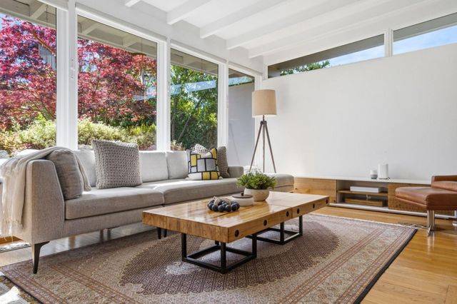 206 Thompson Avenue, Mountain View, CA 94043