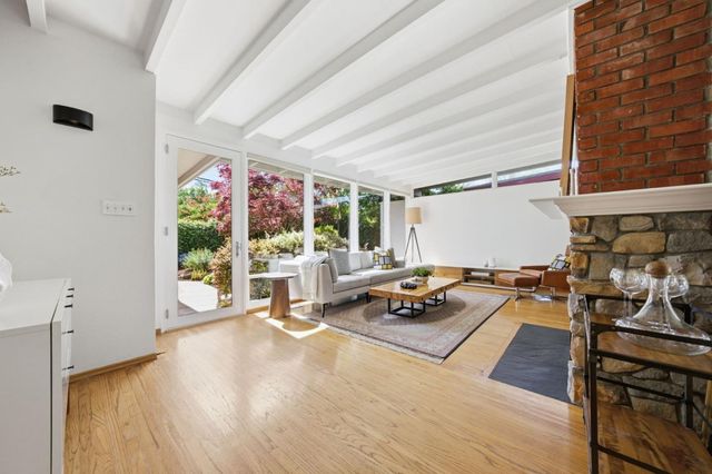 206 Thompson Avenue, Mountain View, CA 94043