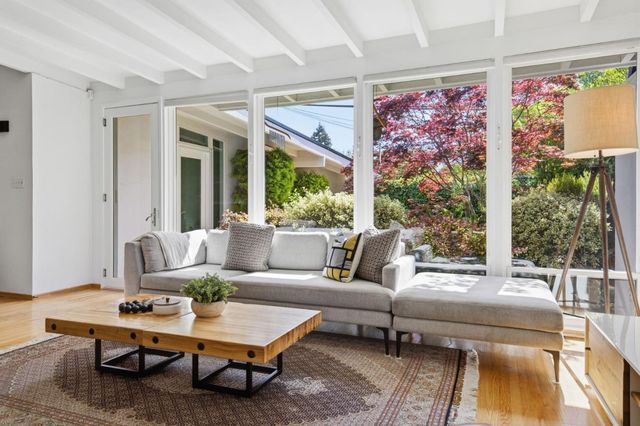 206 Thompson Avenue, Mountain View, CA 94043