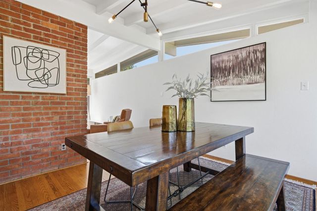 206 Thompson Avenue, Mountain View, CA 94043