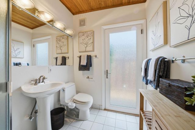 206 Thompson Avenue, Mountain View, CA 94043