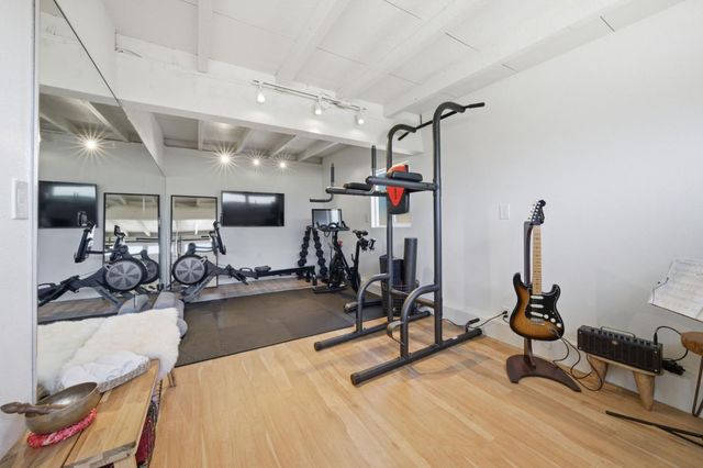 206 Thompson Avenue, Mountain View, CA 94043