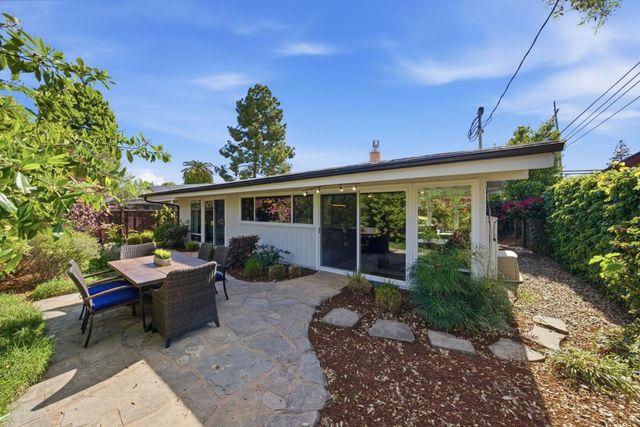 206 Thompson Avenue, Mountain View, CA 94043
