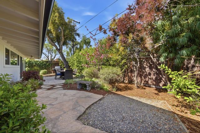 206 Thompson Avenue, Mountain View, CA 94043