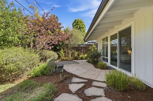 206 Thompson Avenue, Mountain View, CA 94043