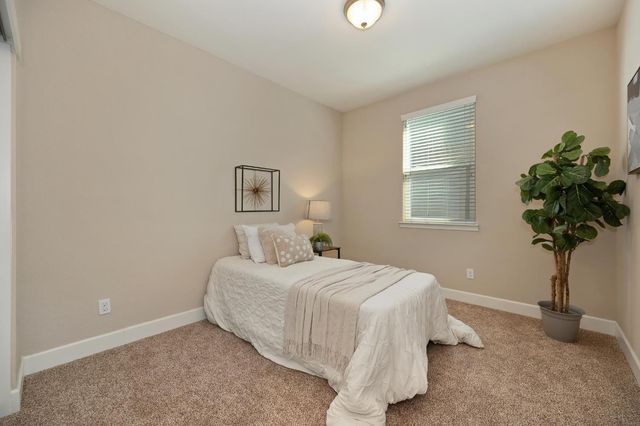 908 Lyon Pl, Roseville, CA 95747