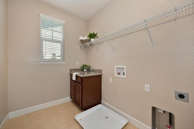 908 Lyon Pl, Roseville, CA 95747