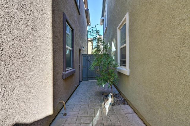 908 Lyon Pl, Roseville, CA 95747