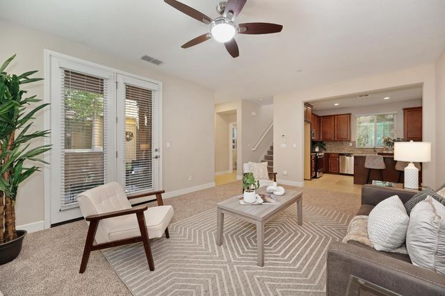 908 Lyon Pl, Roseville, CA 95747