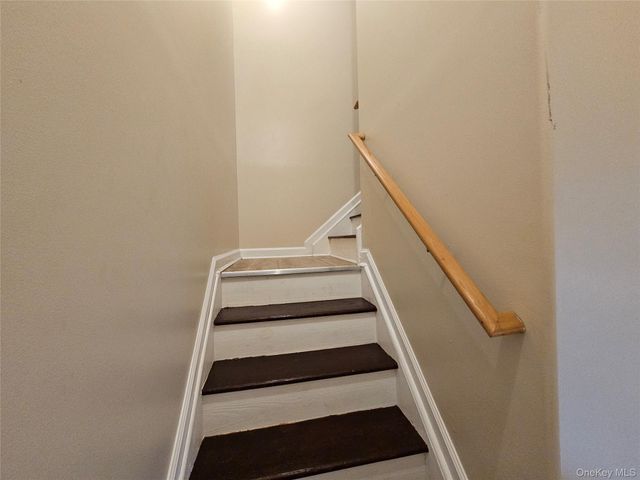 100 Boniface Drive 15D, Pine Bush, NY 12566