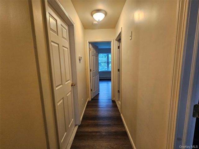 100 Boniface Drive 15D, Pine Bush, NY 12566