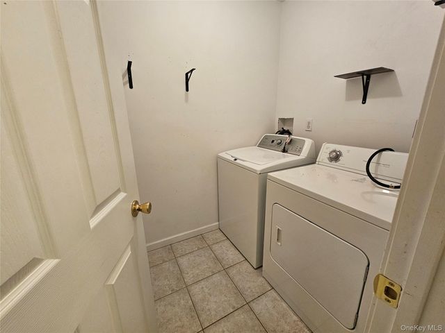 100 Boniface Drive 15D, Pine Bush, NY 12566
