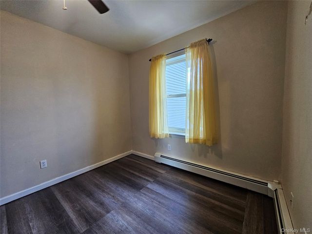 100 Boniface Drive 15D, Pine Bush, NY 12566