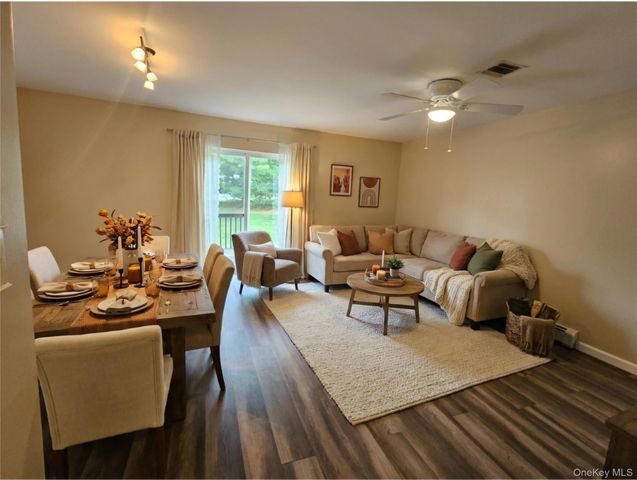 100 Boniface Drive 15D, Pine Bush, NY 12566