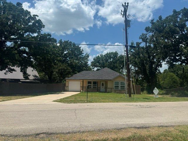 301 Indian Oaks Trail, West Tawakoni, TX 75474