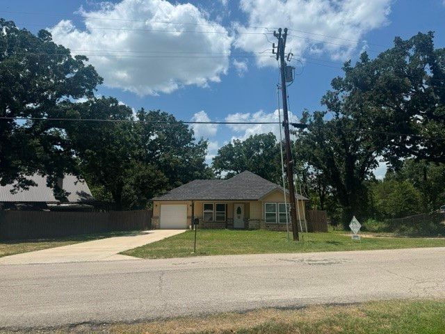 301 Indian Oaks Trail, West Tawakoni, TX 75474
