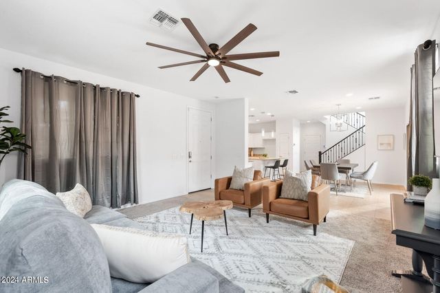 2652 N 73RD Glen, Phoenix, AZ 85035