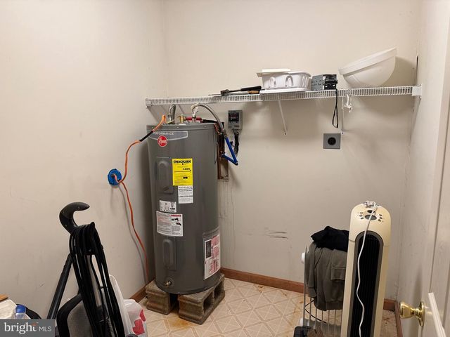 1145 CHICKADEE DR, Pocono Summit, PA 18346