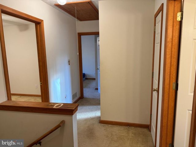 1145 CHICKADEE DR, Pocono Summit, PA 18346