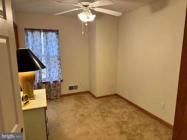 1145 CHICKADEE DR, Pocono Summit, PA 18346