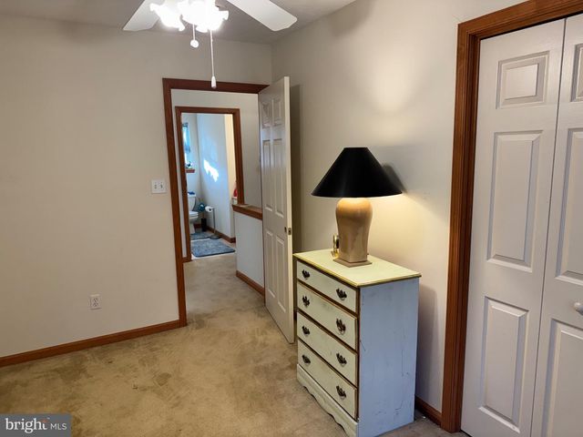 1145 CHICKADEE DR, Pocono Summit, PA 18346