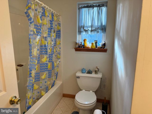 1145 CHICKADEE DR, Pocono Summit, PA 18346