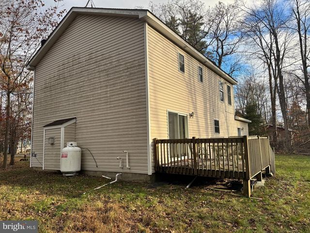 1145 CHICKADEE DR, Pocono Summit, PA 18346