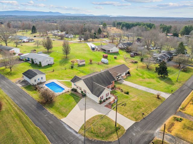 273 Washington St, Crossville, TN 38572