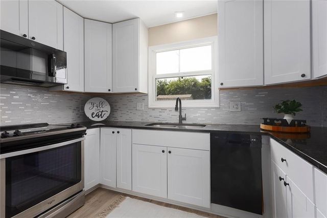 7801 NE San Rafael Drive, Kansas City, MO 64119